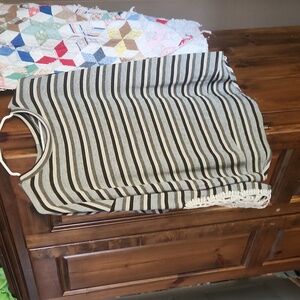 Basil lola‎ top